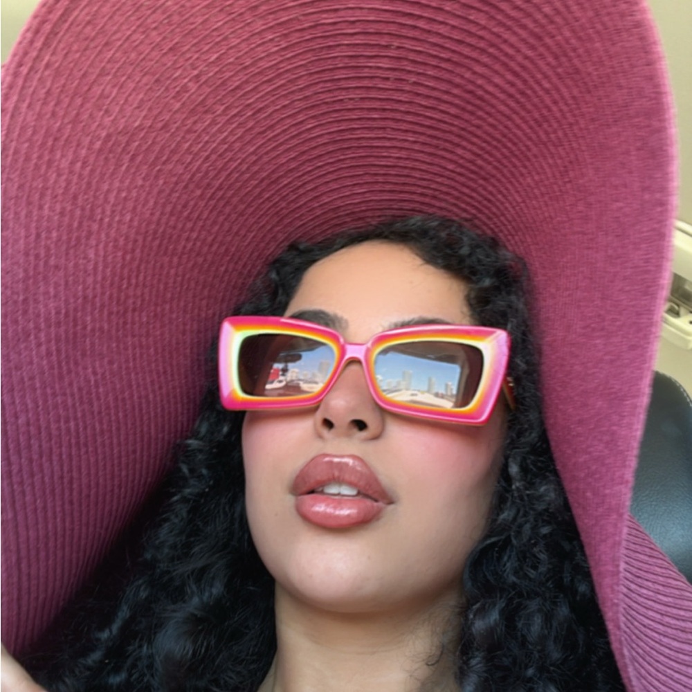 Cult Gaia Zaza dragonfruit sunnies